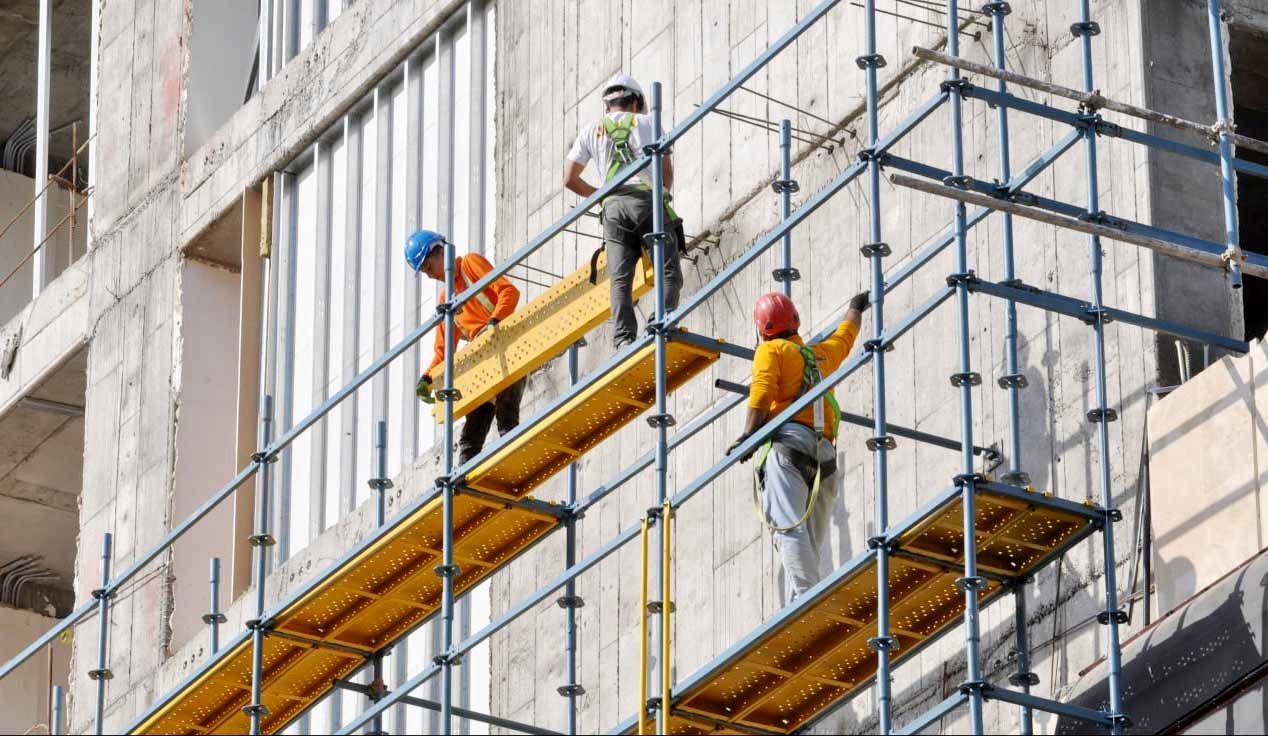 
داربست‌های ناایمن؛ تله‌های مرگ کارگران ساختمانی