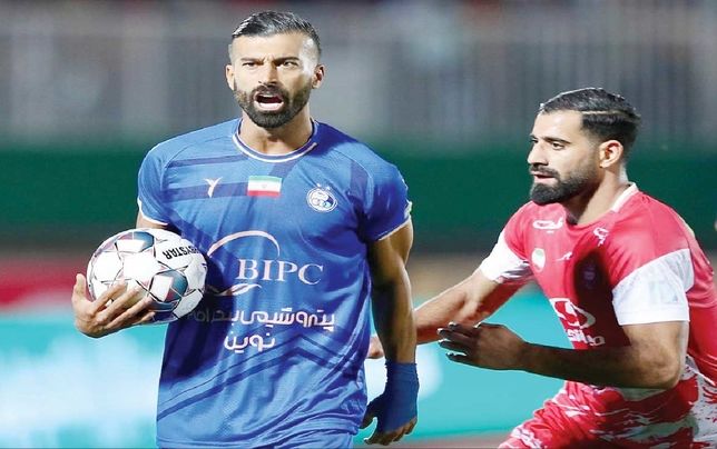 
مشهد دوباره روی میز آمد