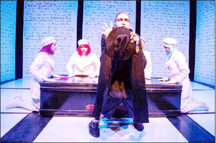 انسانی تهی شده از فردیت