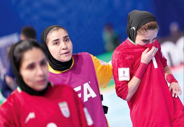 وداع با اشک