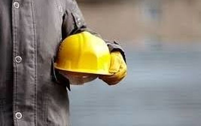 ادعای اخراج کارگران 

با افزایش مزد غلط است