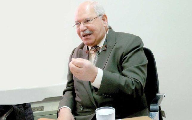 
مسابقه بین قیمت‌ها و دستمزدها باید پایان یابد