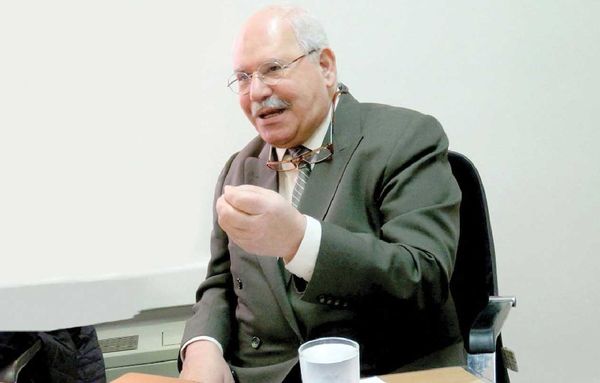 
مسابقه بین قیمت‌ها و دستمزدها باید پایان یابد