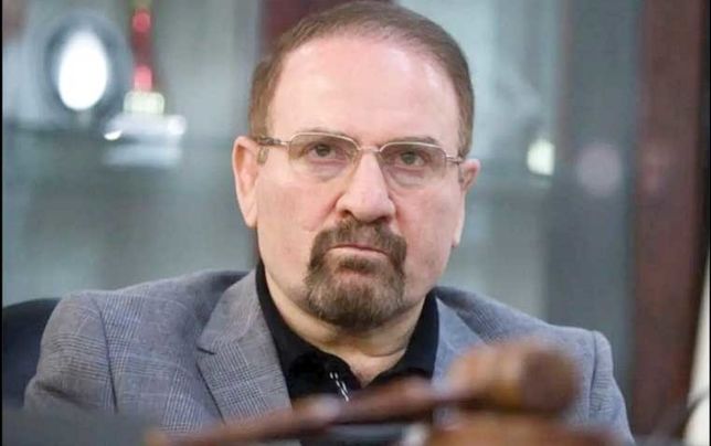 
متهمین را مجبور به انتخاب وکلای خاص نکنید