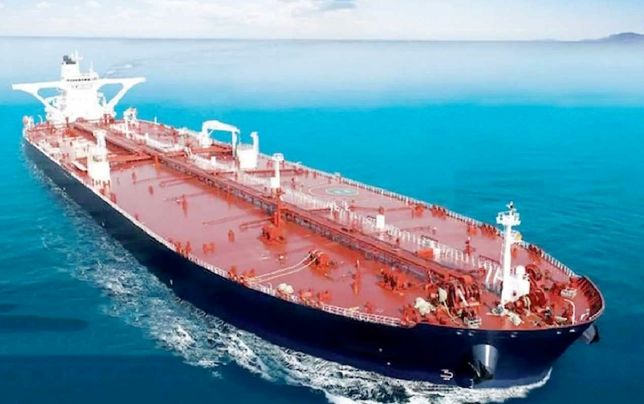 
آغاز فروش نفتکش‌های وزارت نفت با دستور سران قوا