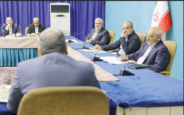 
تاکید رئیس‌جمهور بر تسریع در ساخت نیروگاه‌های خورشیدی