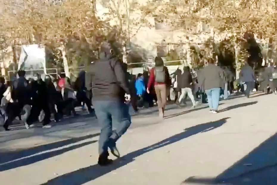 
نسل جوان آینده‌ای ندارد