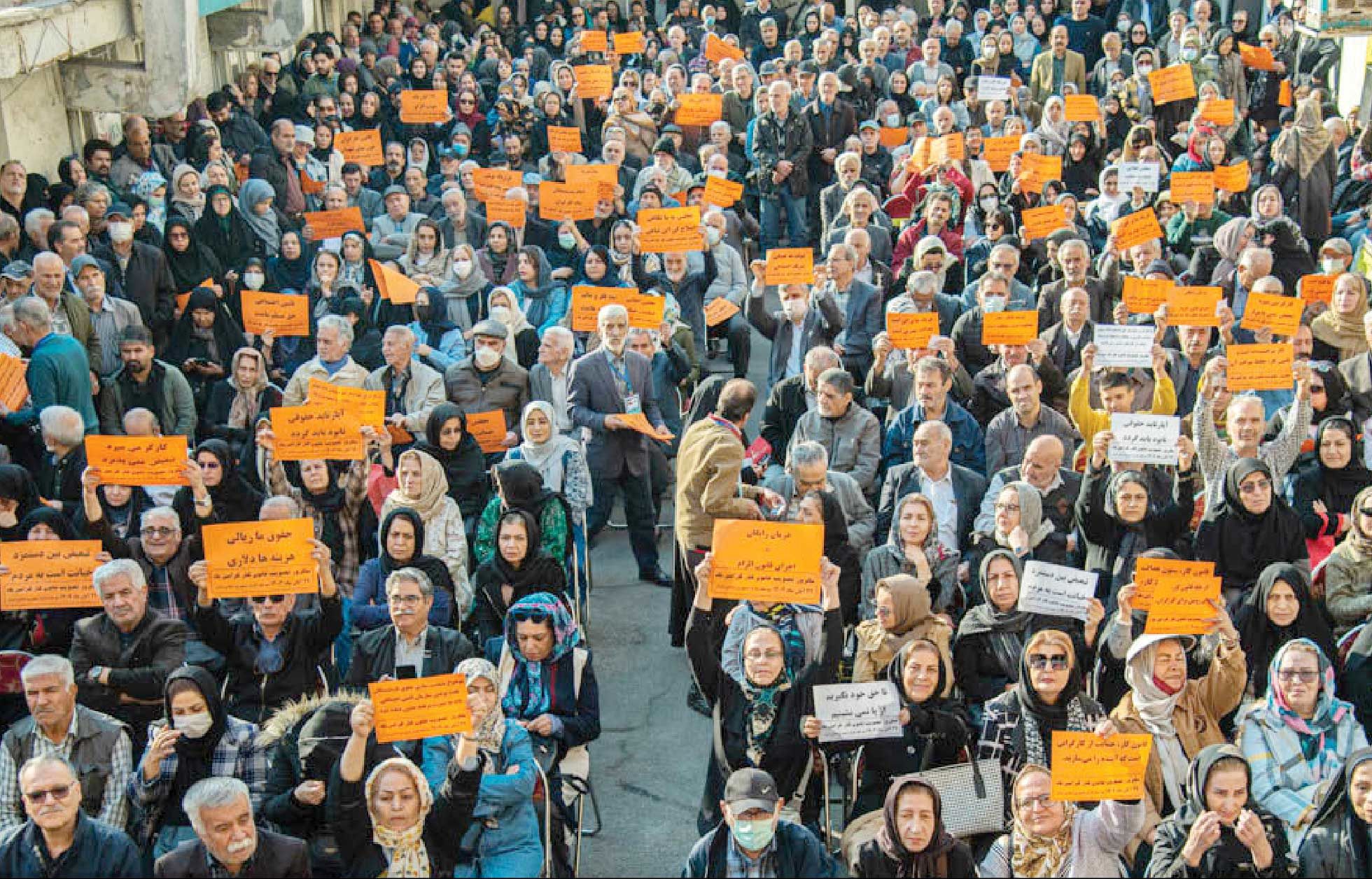 
دستمزدها در میانه سال باید ترمیم شوند