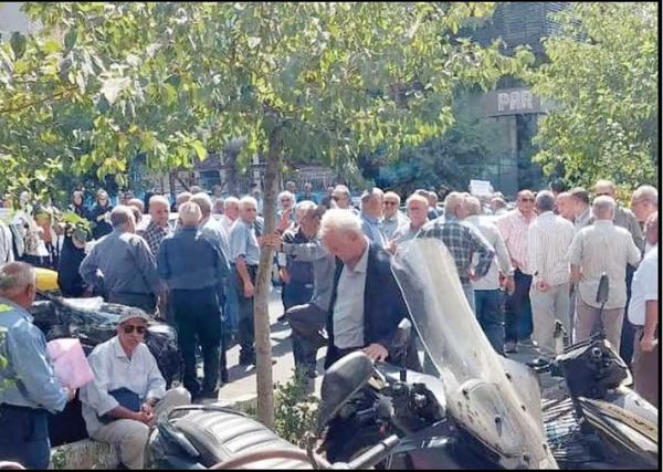 تجمع بازنشستگان فولاد
علیه افزایش فرانشیز درمان