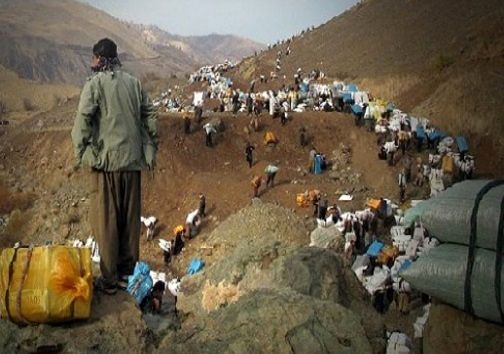 مسئولان مانع از بیکاری مرزنشینان و کوله‌بران شوند