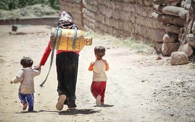 
به جای ریشه‌کنی فقر، فقر تولید می‌کنیم