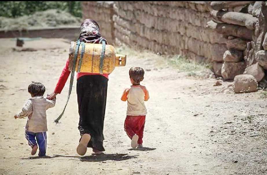 
به جای ریشه‌کنی فقر، فقر تولید می‌کنیم