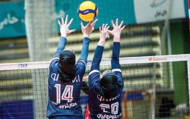 بلاتکلیفی یک تیم والیبال