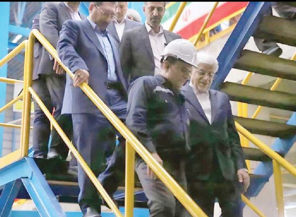 بزرگترین کارخانه تولید تیرآهن شرق ایران، در شهری  با عمیق‌ترین شکاف فرونشستی!
