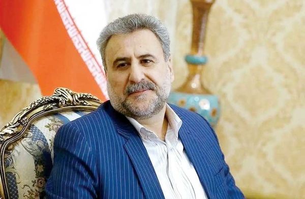 افراطیون حداقل روزنههای باقیمانده در دیپلماسی را میبندند