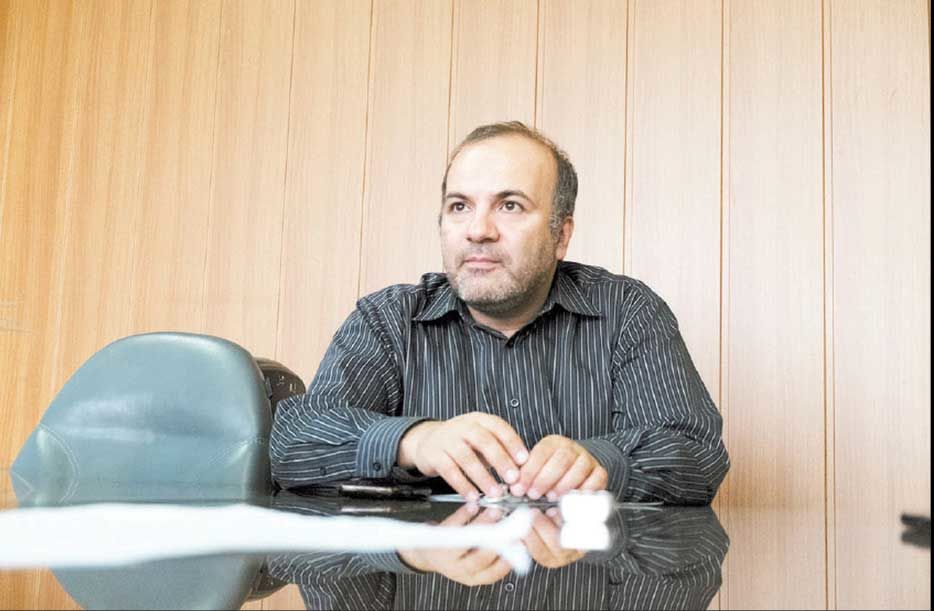 
قطع اینترنت، افراد با درآمد موقت را به سرعت به زیر خط فقر می‌کشاند