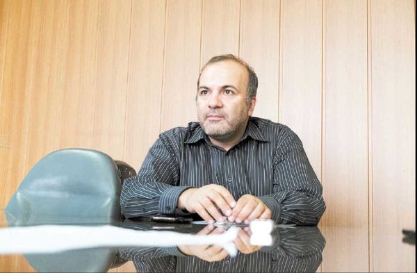 
قطع اینترنت، افراد با درآمد موقت را به سرعت به زیر خط فقر می‌کشاند