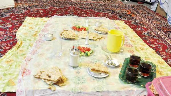 سفره خانواده‌های کارگری در اوج تهی‌بودگی