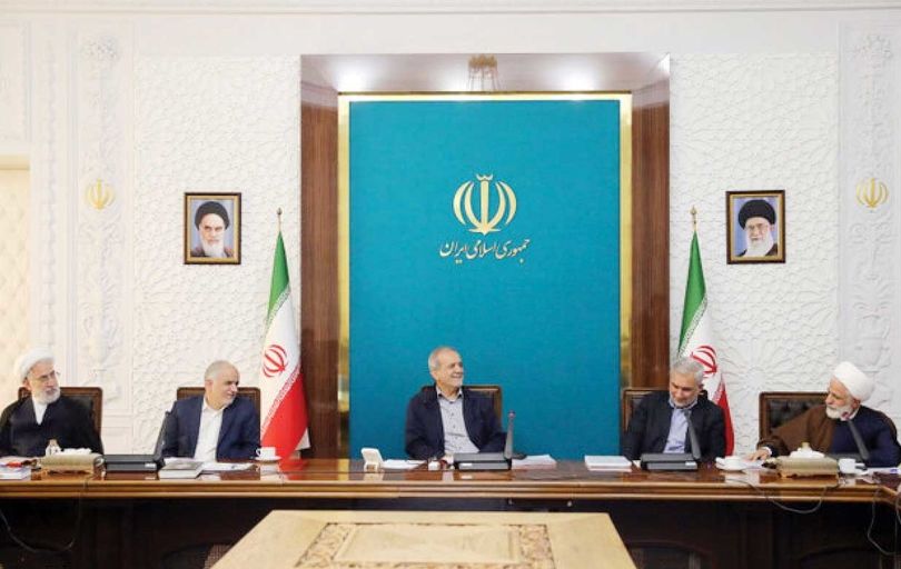 دستگاه‌های دولتی از ناقضان اصول قانون اساسی هستند