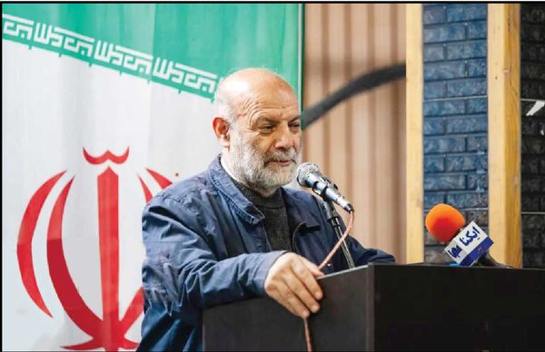 
حرکت روی ریل سرمایه‌داری یعنی تکرار حوادث اخیر