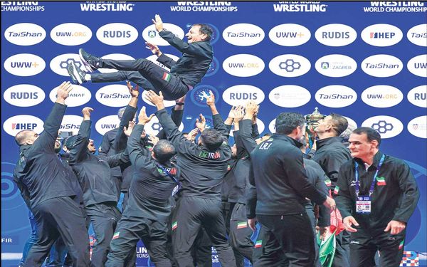 
قهرمانی تاریخی، رکورد تاریخی