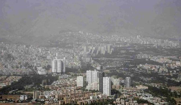
گرد و غبار یا آثار جنگ؟