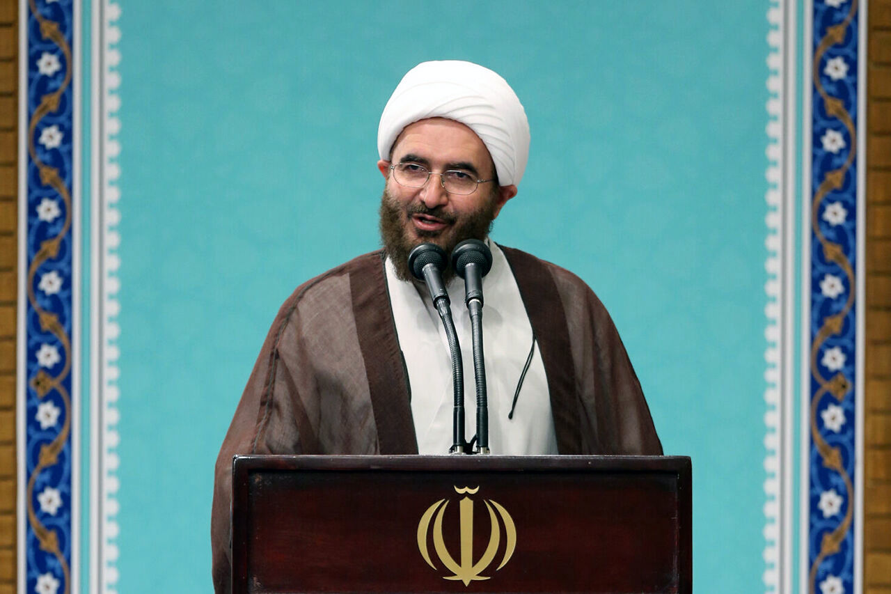 مساجد خانه سالمندان شده اند، 
باید جوانان بازگردند