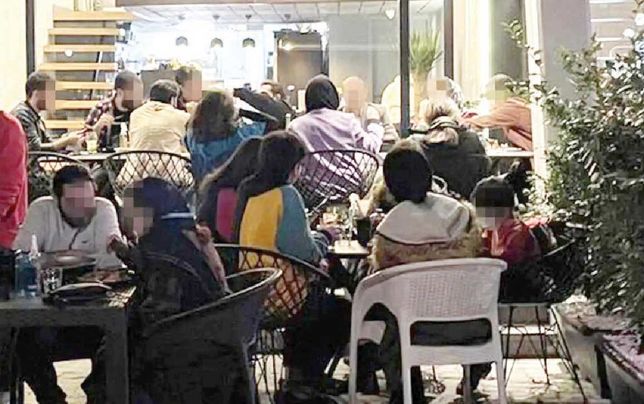 
شیب تند تغییرات اجتماعی؛ تلاش مردمی برای تسخیر فضاهای نیمه عمومی