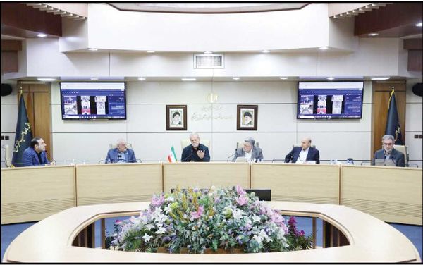 جامعه پزشکی توانمندیِ خروج از چارچوبهای سنتی را دارد