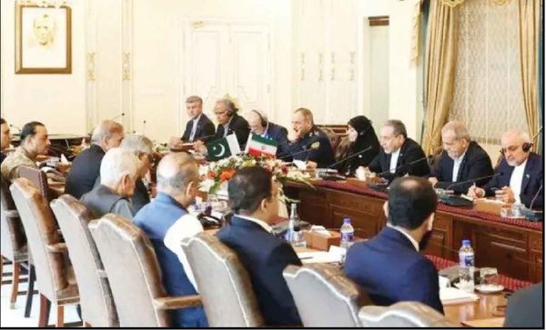 امضای ۱۲ سند همکاری میان ایران و پاکستان در حوزههای مختلف