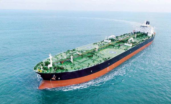 ۴۰ میلیون بشکه نفت ایران ارزان و سرگردان روی آب!