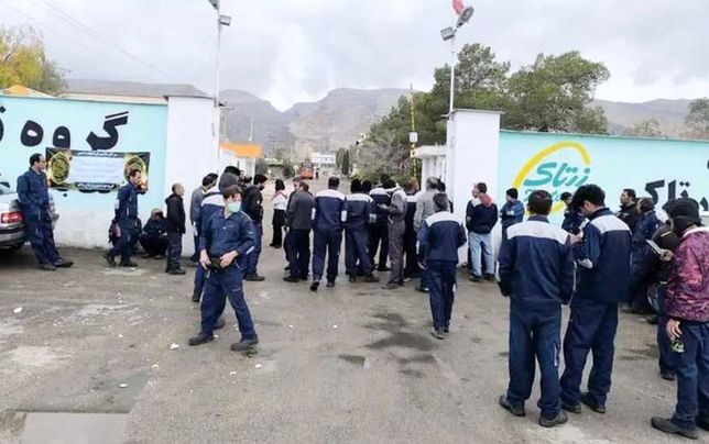 تجمع کارگران «وردار زرتاک» 

در اعتراض به حقوق معوقه