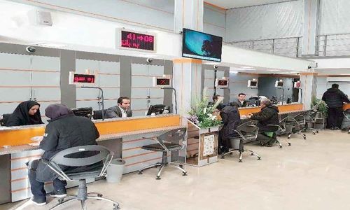 به جای کارمزدها باید به بنگاه‌داری بانک‌ها اعتراض شود