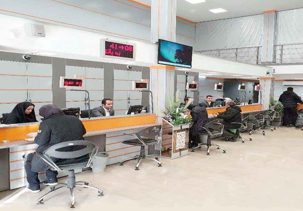 به جای کارمزدها باید به بنگاهداری بانکها اعتراض شود