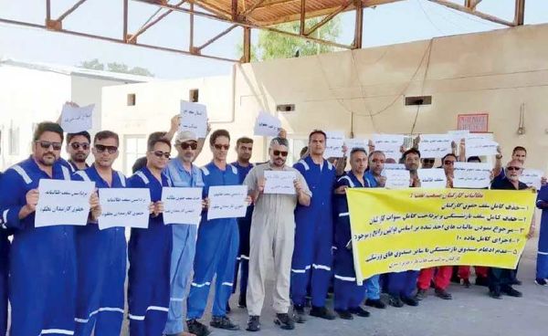 کارگران رسمی شرکت فلات قاره 

دوباره تجمع کردند