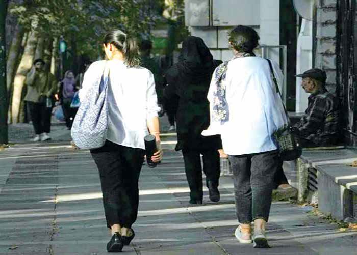 دغدغه‌مندان حجاب چرخی در جامعه بزنند و مشکلات مردم را ببینند