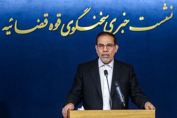 
قوانین مربوط به حجاب 

به قوت خود باقی است