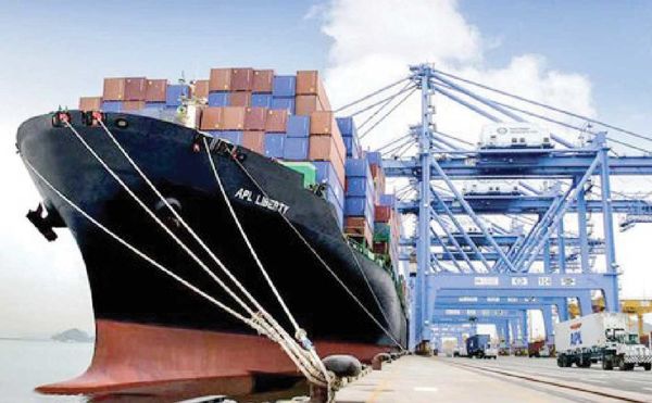 
سهم سه‌‌دهم درصدی ایران از کیک ۳۲ هزار میلیاردی تجارت جهانی