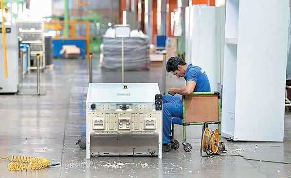 به بدترین مرض اقتصادی، یعنی رکود تورمی مبتلا شده‌ایم