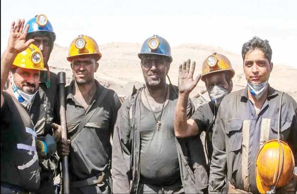 اعتراض کارگران زغال‌سنگ طزره 

ادامه یافت