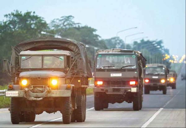 درگیری تایلند و کامبوج

 با  ۱۶ کشته و 120هزار آواره