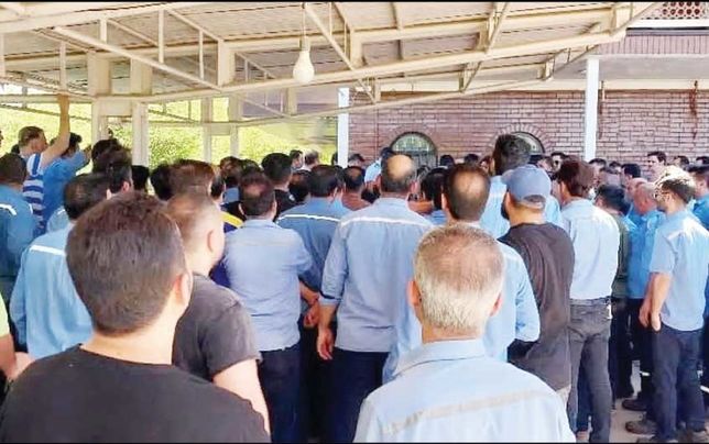 ادامه اعتراض کارگران گروه ملی فولاد