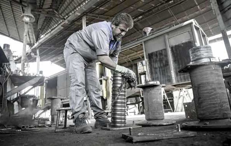 «منّت ۵ دلاری» دولت بر سر مزد‌بگیران