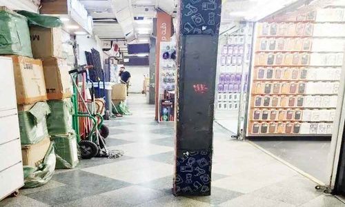 کارگرانی که چوب و پیاز را با هم خوردند!