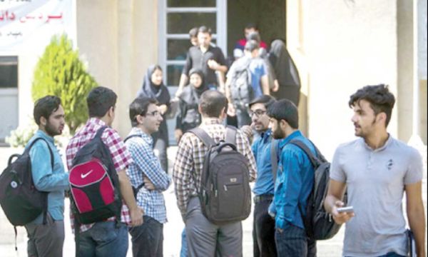 
نوجوانان در بند کارآمدی سیاست‌اند، نه آرمان‌ و ایدئولوژی‌