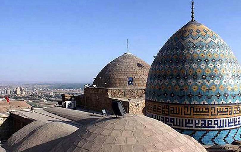 


گنبد بقعه بی بی شهربانو ترک خورد